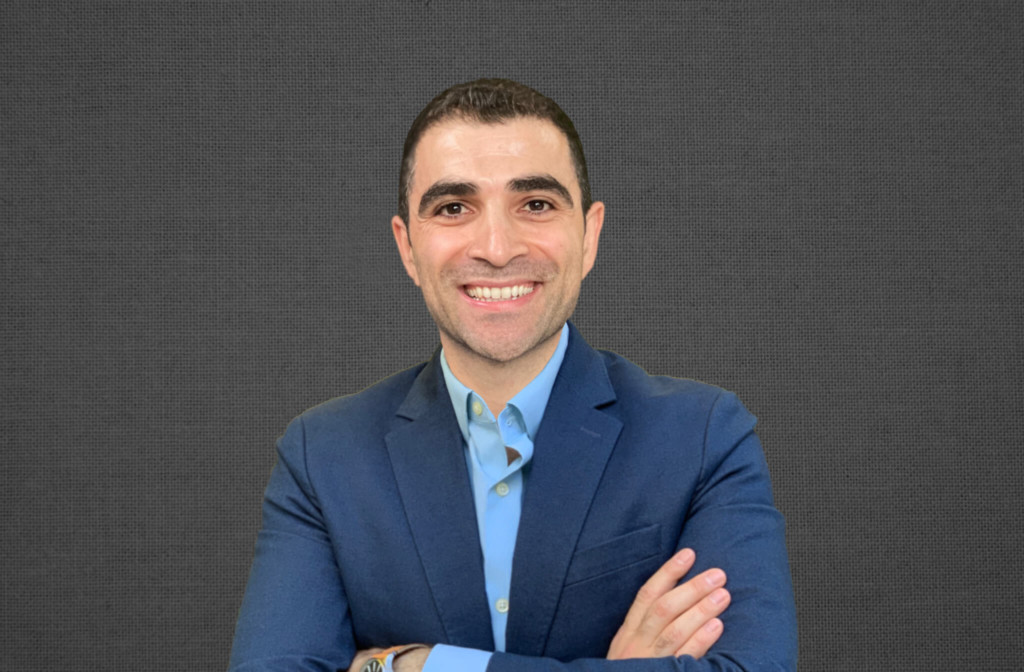 Fadi_Profile_Grey_Wall-2048x1344-tn